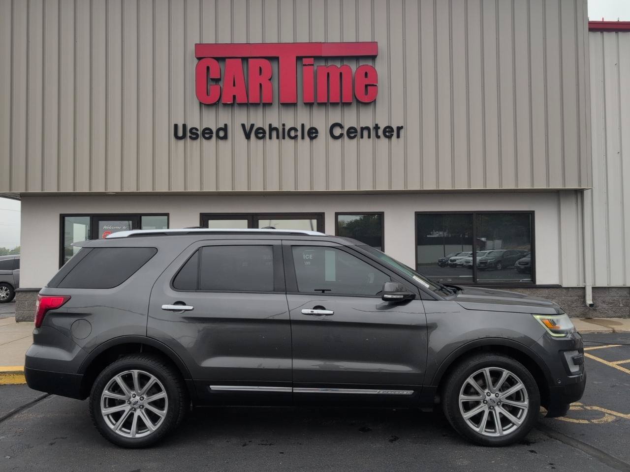 Used 2017 Ford Explorer Limited w/ Equipment Group 301A AWD/4WD image 1