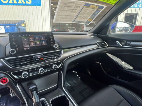 Used 2018 Honda Accord Sport image 13