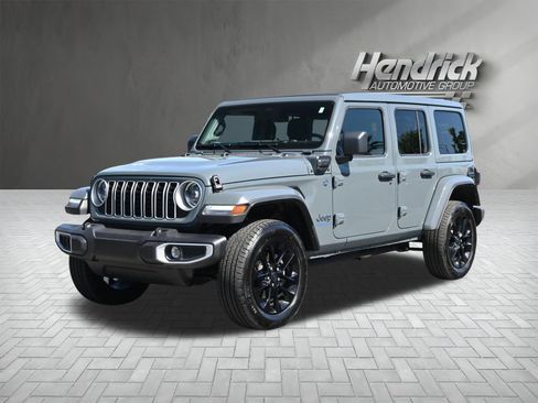 Used 2025 Jeep Wrangler Unlimited Sahara w/ Safety Group AWD/4WD image 5
