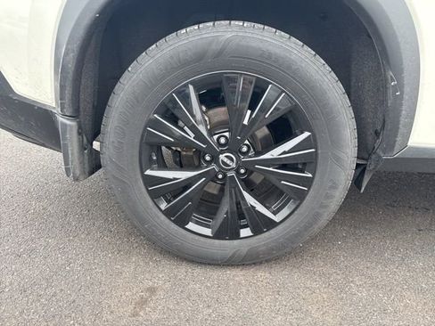 Certified 2023 Nissan Rogue SV w/ SV Premium B Package image 9