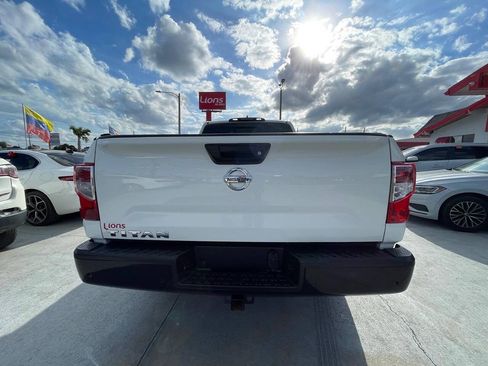 Used 2022 Nissan Titan S RWD image 5