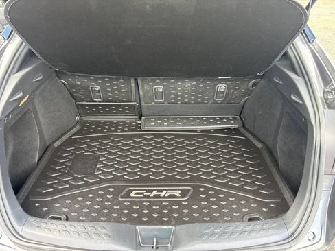 Used 2020 Toyota C-HR LE FWD image 16