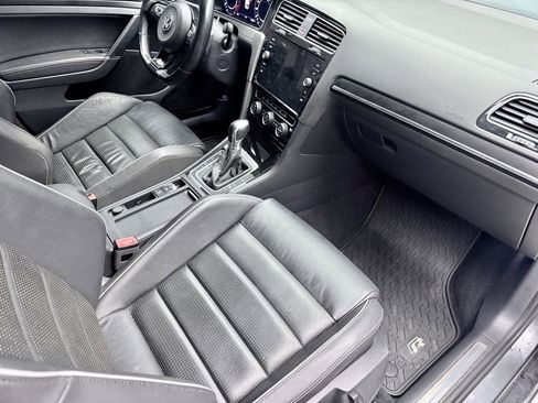 Used 2018 Volkswagen Golf R 4-Door image 11