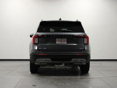 Used 2025 Ford Explorer Active w/ Active Comfort Package AWD/4WD image 5