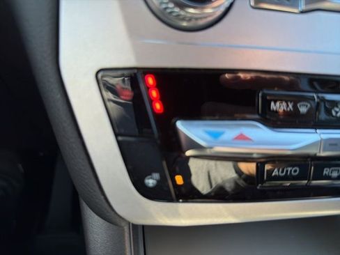 Used 2022 Ford Explorer XLT w/ Equipment Group 202A image 10