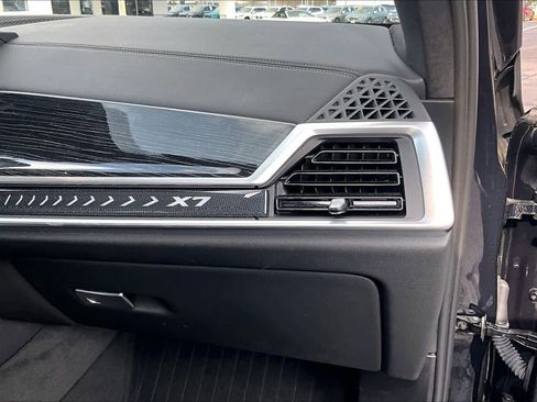 Certified 2024 BMW X7 xDrive40i w/ M Sport Package image 20