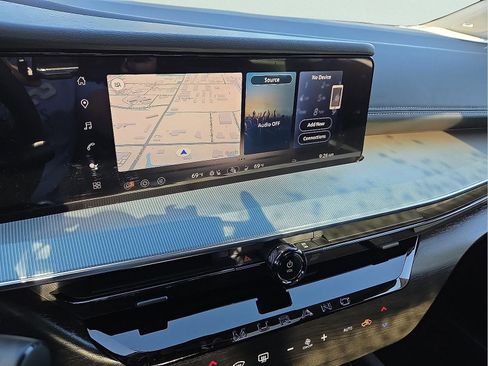 New 2025 Nissan Murano SL image 16