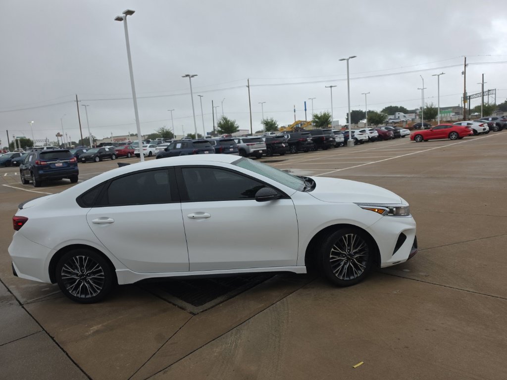 Used 2023 Kia Forte GT-Line w/ GT-Line Technology Package FWD image 2