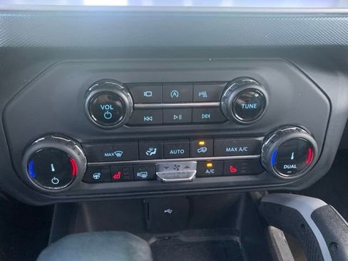Used 2022 Ford Bronco Outer Banks AWD/4WD image 15