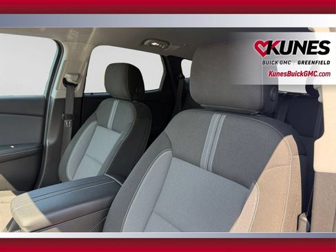 Used 2025 Chevrolet Blazer LT FWD image 14