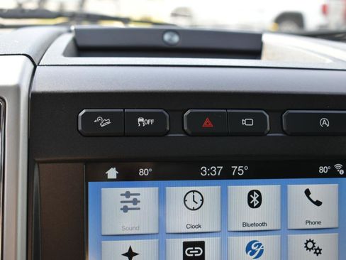 Used 2019 Ford F150 Lariat w/ Equipment Group 502A Luxury AWD/4WD image 21