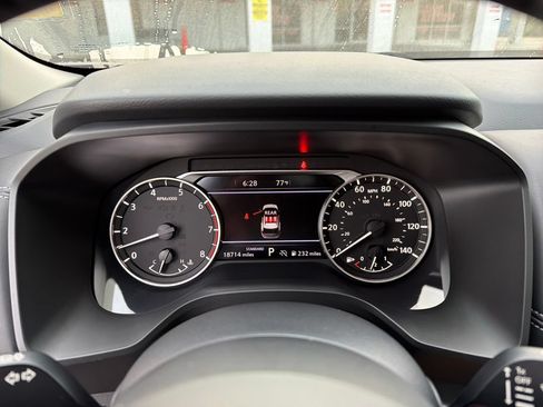 Used 2024 Nissan Rogue SV w/ SV Premium Package FWD image 25