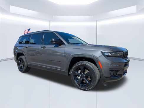 Used 2021 Jeep Grand Cherokee L Laredo image 1