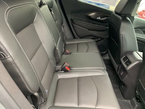 Used 2024 GMC Terrain SLT w/ Infotainment Package II AWD/4WD image 18