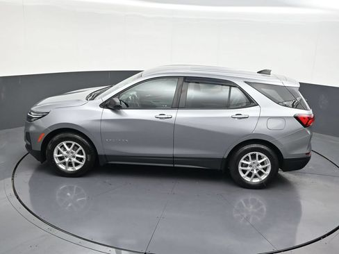 Used 2024 Chevrolet Equinox LS FWD image 16