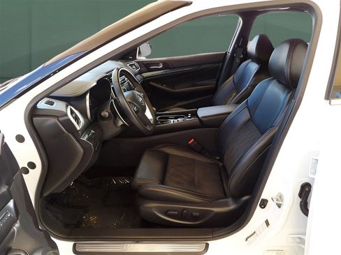 Used 2023 Nissan Maxima SR w/ Sport Mat Group image 14