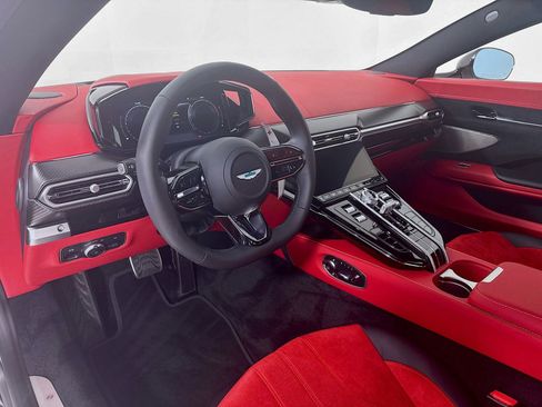Used 2026 Aston Martin V8 Vantage S RWD image 10
