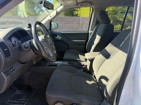 Used 2018 Nissan Frontier PRO-4X image 14