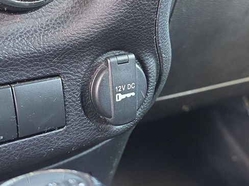 Used 2017 Jeep Wrangler Unlimited Sahara AWD/4WD image 29