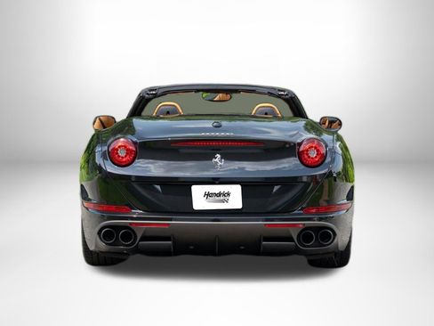 Used 2018 Ferrari California T RWD image 9