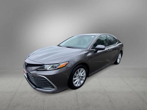 Used 2023 Toyota Camry LE image 8