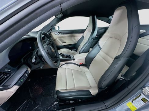 Used 2025 Porsche 911 Carrera image 5