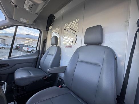 Used 2018 Ford Transit 250 148 Medium Roof image 4