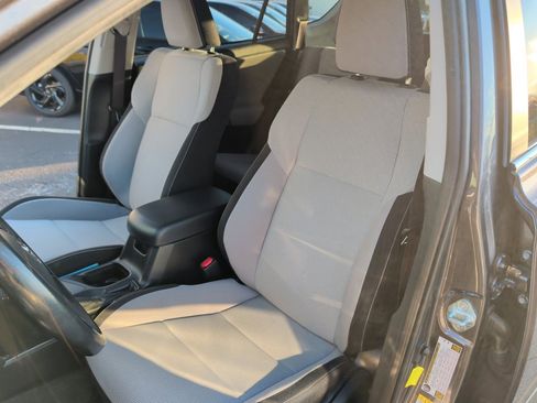 Used 2018 Toyota RAV4 XLE image 34