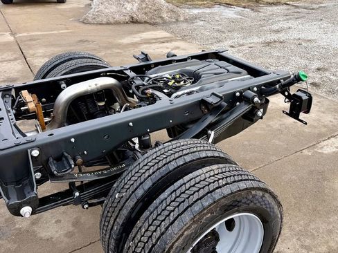 New 2026 Ford F550 4x4 Crew Cab image 16