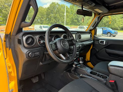 Used 2018 Jeep Wrangler Sport AWD/4WD image 19