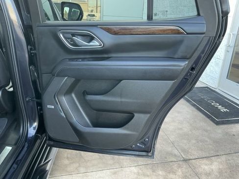 Used 2024 Chevrolet Tahoe Premier AWD/4WD image 25