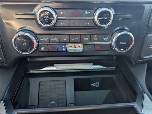 Used 2025 Ford F250 Platinum w/ FX4 Off-Road Package AWD/4WD image 12