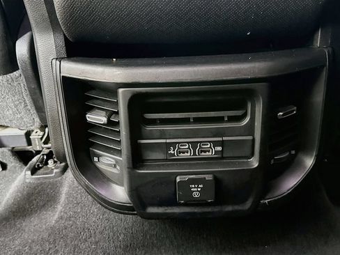 Used 2019 RAM 1500 Laramie AWD/4WD image 29