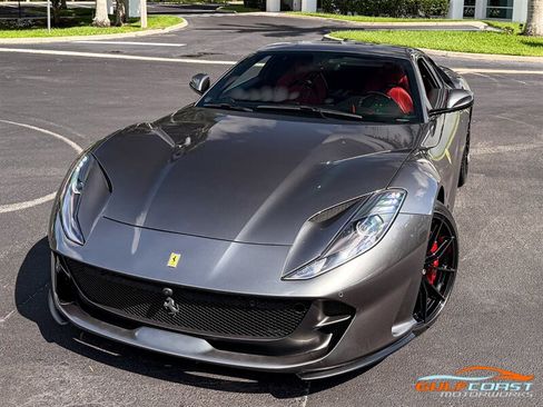Used 2018 Ferrari 812 Superfast RWD image 7