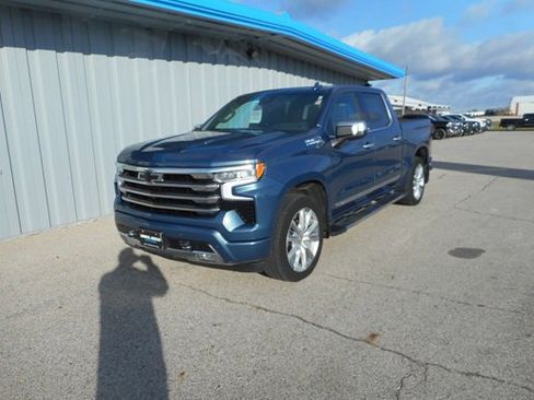 Used 2024 Chevrolet Silverado 1500 High Country w/ High Country Premium Package image 2