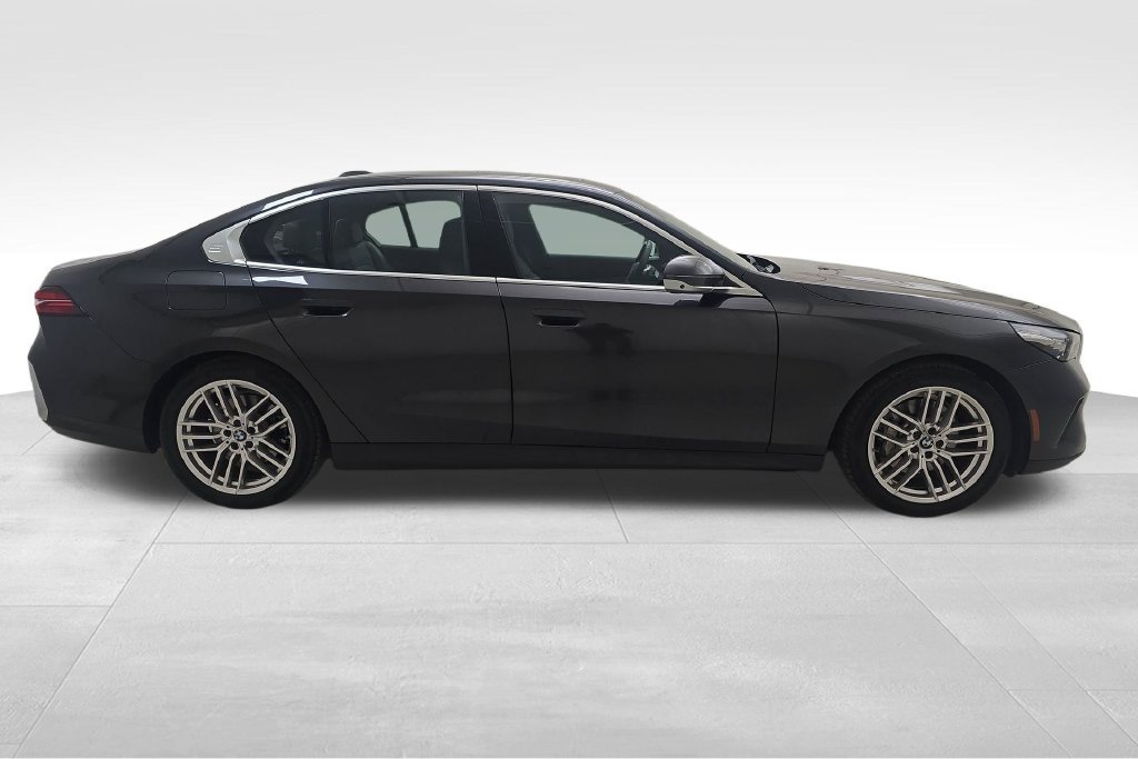 Used 2024 BMW 530i xDrive w/ Premium Package AWD/4WD image 11