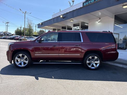 Used 2019 GMC Yukon XL Denali w/ Denali Ultimate Package AWD/4WD image 3