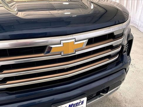 Used 2022 Chevrolet Silverado 1500 High Country w/ High Country Premium Package image 30