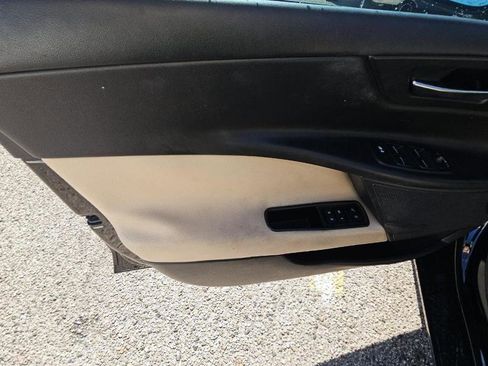 Used 2018 Jaguar XE Premium image 9