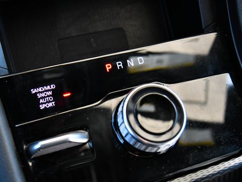 Used 2024 Jeep Grand Cherokee L Limited w/ Luxury Tech Group II image 35