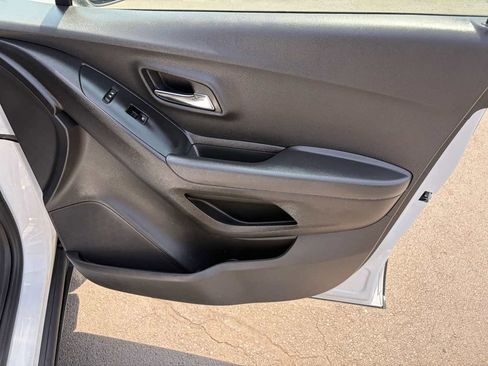 Used 2020 Chevrolet Trax LS w/ Tint and Cruise Package FWD image 30