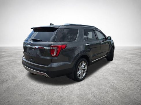 Used 2017 Ford Explorer Limited w/ Equipment Group 301A AWD/4WD image 8