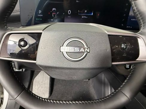 Used 2025 Nissan Murano SV FWD image 16