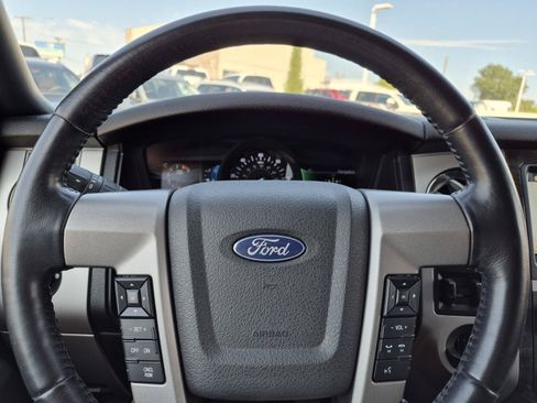 Used 2017 Ford Expedition Limited w/ Equipment Group 301A RWD image 29