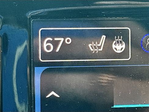 Used 2022 Chrysler Pacifica Touring-L image 19