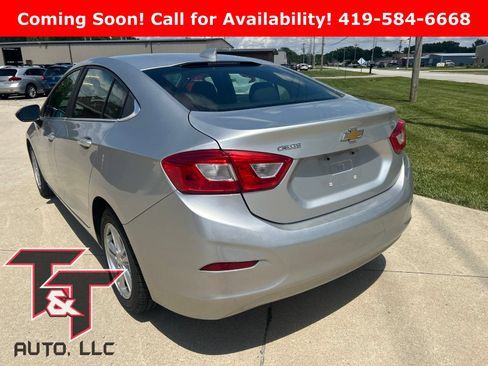 Used 2016 Chevrolet Cruze LT w/ Convenience Package FWD image 3
