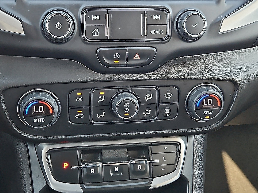 Used 2022 GMC Terrain SLT FWD image 27