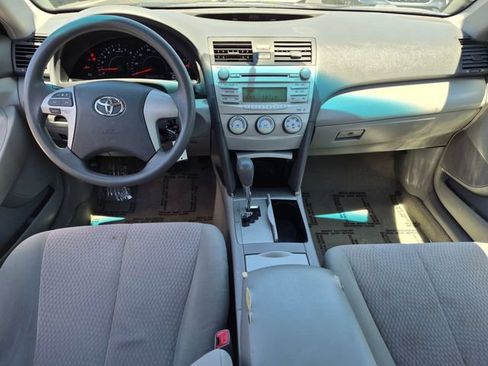 Used 2011 Toyota Camry LE FWD image 19