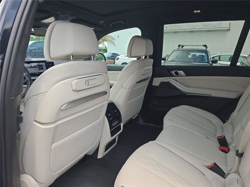 Certified 2025 BMW X7 M60i AWD/4WD image 11