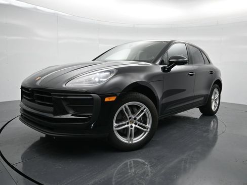 Certified 2026 Porsche Macan AWD/4WD image 1
